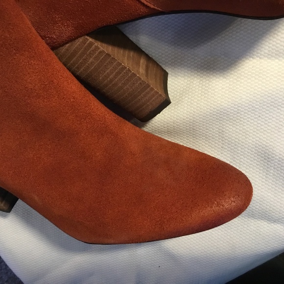 CHARLES BY CHARLES DAVID Women's Red Ruched Barrie Leather Booties Size 8M - Picture 6 of 11